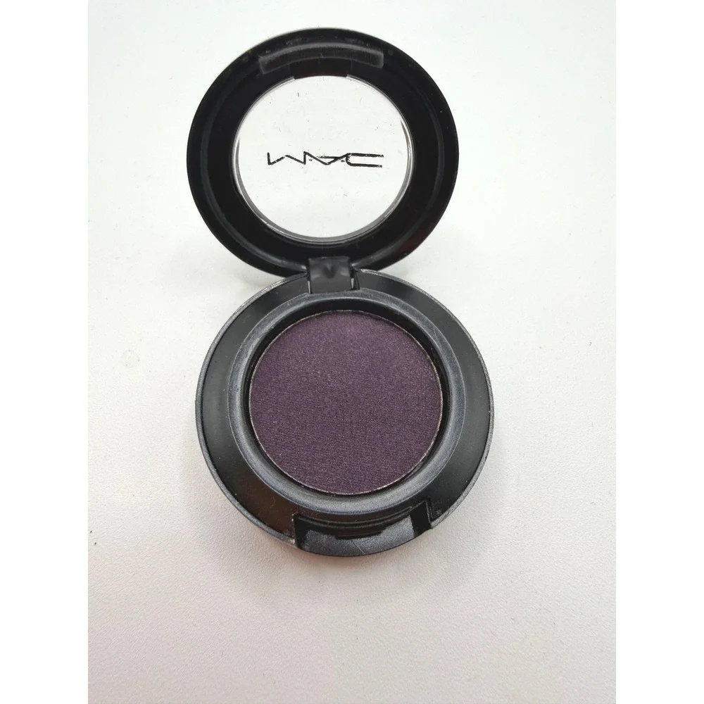 MAC Eye Shadow Shale A30 Satin Muted Mauve Plum Single Compact 1.5g / 0.05oz NEW